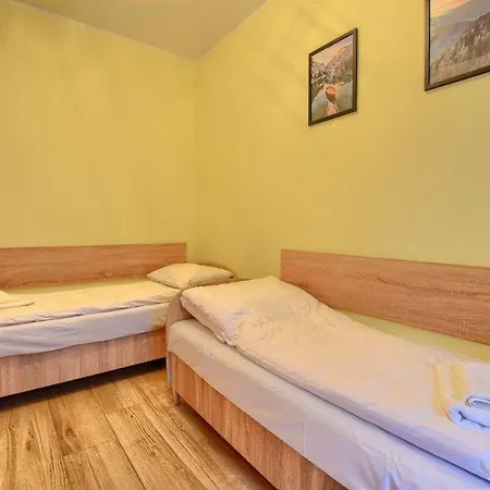 アパート Beskid Z Widokiem Na Gory Sauna, Jacuzzi シュチルク